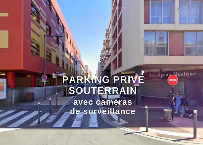 Sejour Perpignan Avec Petit-Dejeuner A La Demande Et Piscine A 20 Minutes De L\'Espagne A Le Palace Climatise