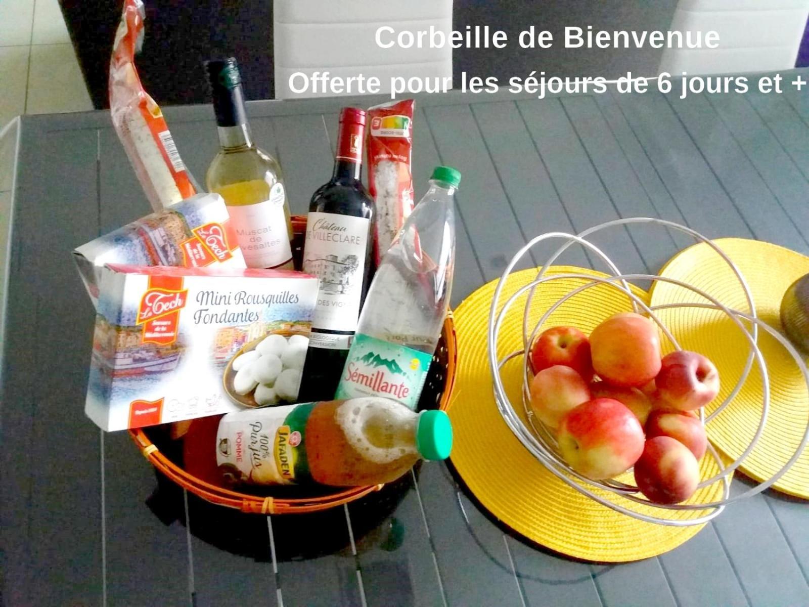 Sejour Avec Petit-dejeuner A La Demande Et Piscine A 20 Minutes De L'espagne A Le Palace Climatise * Perpignan